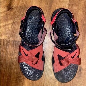 nike acg air deschutz  Size 12